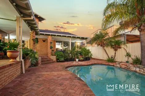 Property photo of 2 Storrs Place Winthrop WA 6150