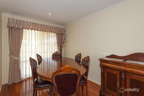 Property photo of 8 Bronsdon Court Mill Park VIC 3082