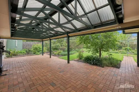 Property photo of 1 Arlington Terrace Mount Gambier SA 5290