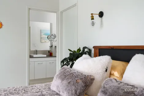 Property photo of 21 Arlington Road Victory Heights QLD 4570