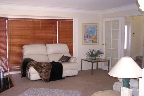 Property photo of 48 Lakeside Drive Kanahooka NSW 2530