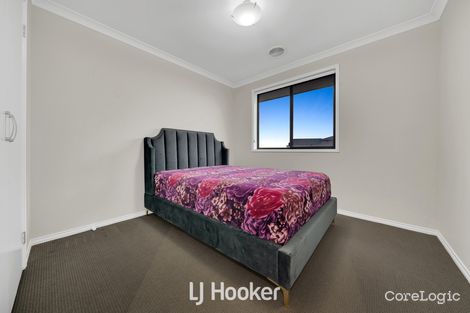 Property photo of 5 Hekela Street Clyde North VIC 3978