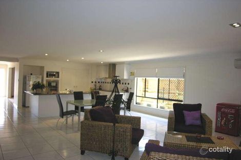 Property photo of 13 Serene Place Birkdale QLD 4159