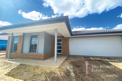 38 Lemongrass Dr, Mickleham, VIC 3064