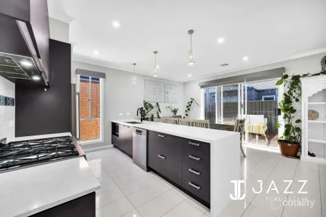 Property photo of 63 Rivella Circuit Tarneit VIC 3029