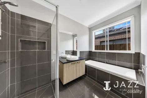 Property photo of 63 Rivella Circuit Tarneit VIC 3029