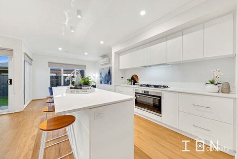 Property photo of 15 Gillingham Crescent Clyde North VIC 3978