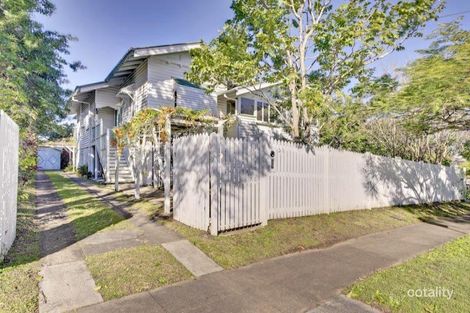 27 Pinecroft St, Camp Hill, QLD 4152