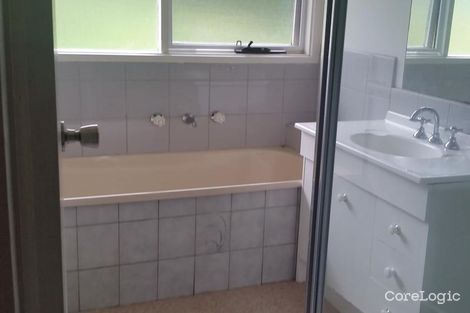 Property photo of 1A/26 Metcalfe Drive Romsey VIC 3434
