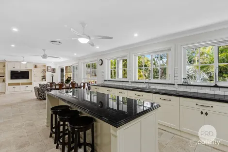 Property photo of 17 Banksia Place Lugarno NSW 2210