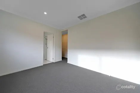 Property photo of 40 Newbridge Boulevard Wallan VIC 3756