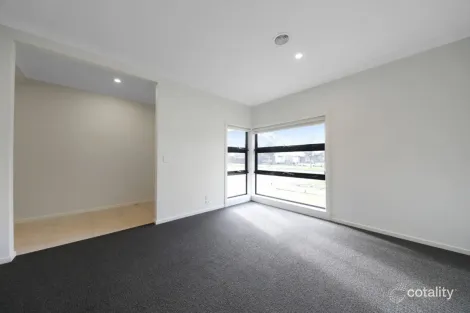 Property photo of 40 Newbridge Boulevard Wallan VIC 3756