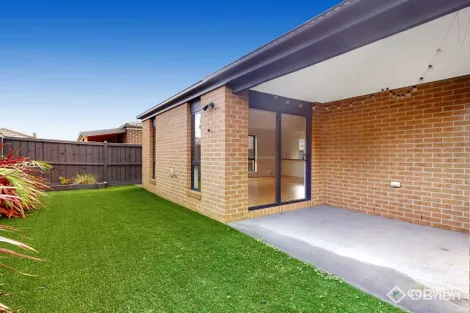 Property photo of 13 Forton Crescent Cranbourne West VIC 3977