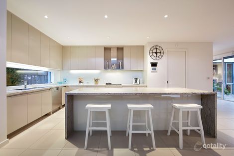 Property photo of 4 Cocos Court Patterson Lakes VIC 3197