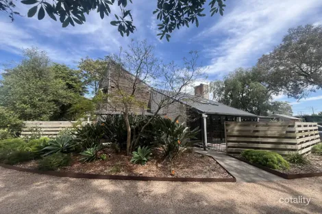 1/7 Alameda Dr, Sale, VIC 3850