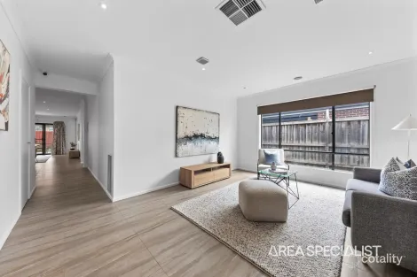 Property photo of 5 Ramona Way Pakenham VIC 3810