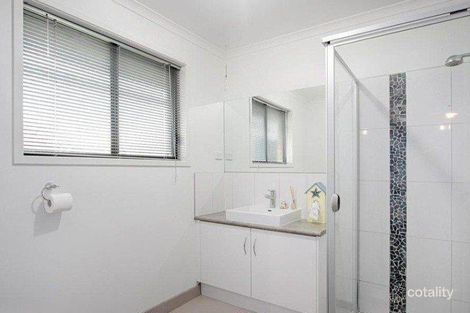 Property photo of 16 Red Gum Circuit Pakenham VIC 3810