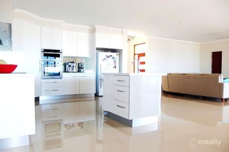 Property photo of 18 Harrier Court Bushland Beach QLD 4818
