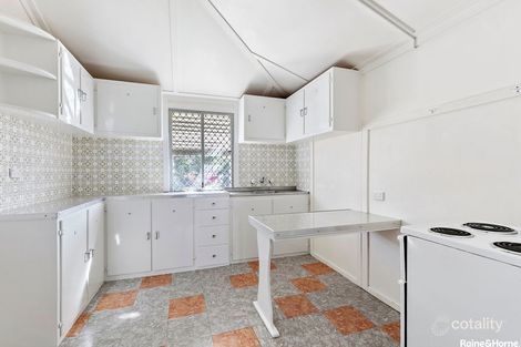 Property photo of 8 Eversleigh Road Scarborough QLD 4020