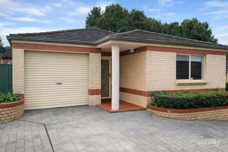 8/879 Henry Lawson Dr, Picnic Point, NSW 2213