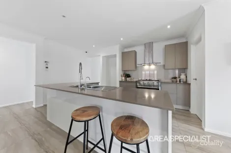 Property photo of 5 Ramona Way Pakenham VIC 3810