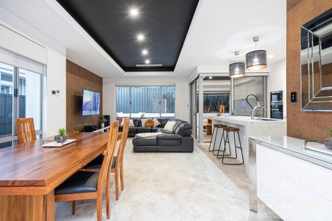 Property photo of 17 Northgate Street Karrinyup WA 6018