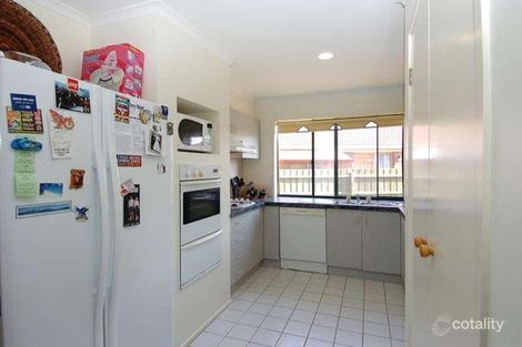 Property photo of 10 Tolga Close Carrum Downs VIC 3201