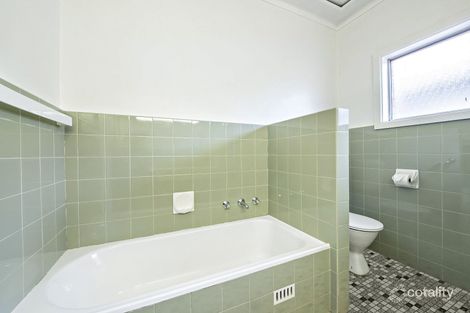 Property photo of 21 Roycox Crescent Dubbo NSW 2830