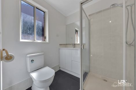 Property photo of 42 Emerald Circuit Craigieburn VIC 3064