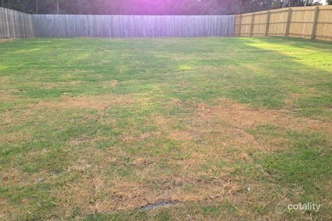 Property photo of 17 Lakeside Crescent Ningi QLD 4511