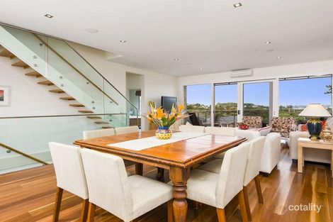 Property photo of 32 Arnott Crescent Warriewood NSW 2102