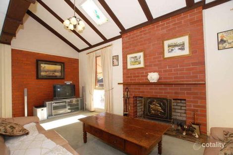 Property photo of 8 Deanswood Close Wantirna South VIC 3152