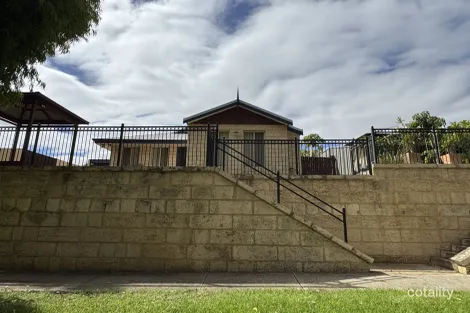 9 Lyndhurst Cres, Wellard, WA 6170