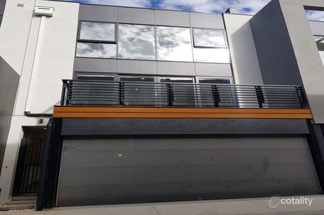 Property photo of 17 Tomkins Road Port Melbourne VIC 3207