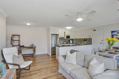 Property photo of 2/5 Mountain View Avenue Miami QLD 4220
