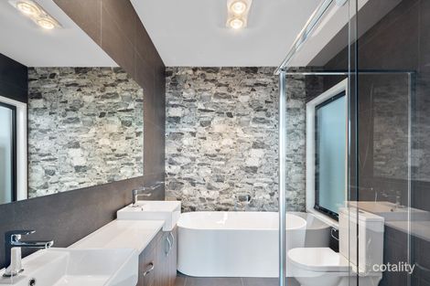 Property photo of 2 Reflection Crescent Birtinya QLD 4575