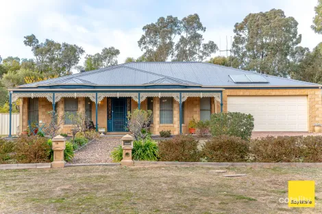 Property photo of 19 Wattle Drive Heathcote VIC 3523