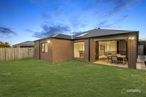Property photo of 27 Ramlegh Boulevard Clyde North VIC 3978