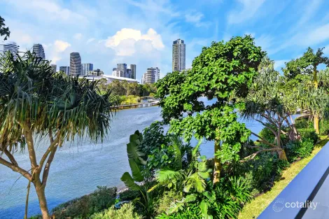 Property photo of 1111/33 T E Peters Drive Broadbeach Waters QLD 4218