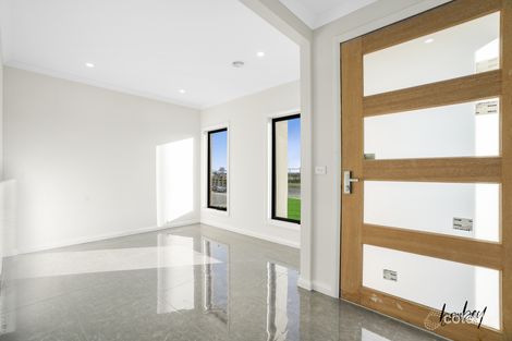 Property photo of 95 Lakeridge Drive Wollert VIC 3750