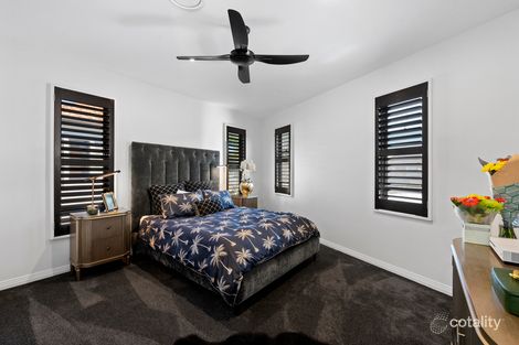 Property photo of 13 King James Court Paradise Point QLD 4216