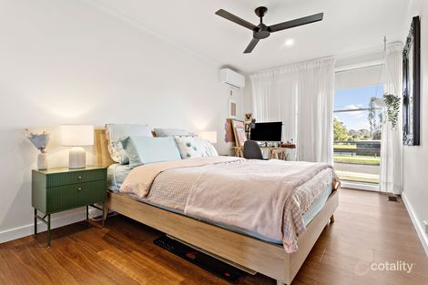 Property photo of 25 Bouvardia Crescent Frankston North VIC 3200