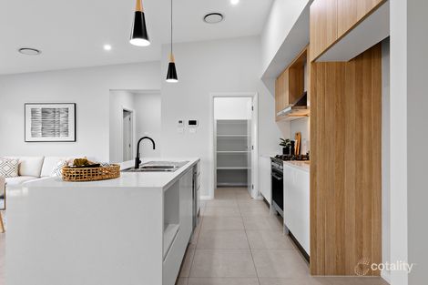Property photo of 22 Glenroy Drive Claymore NSW 2559