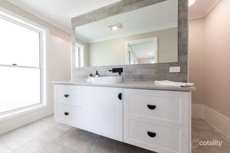 Property photo of 3 Kirkwood Place Dubbo NSW 2830