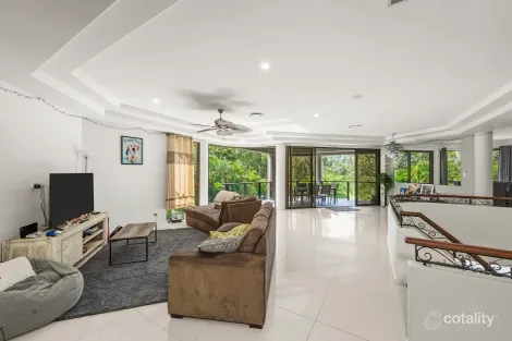 Property photo of 36 Canada Place Arundel QLD 4214