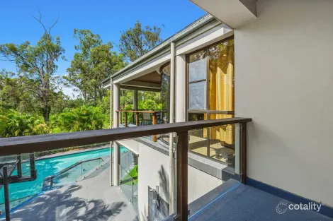 Property photo of 36 Canada Place Arundel QLD 4214