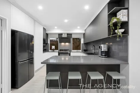 Property photo of 39 Nankeen Circle Tapping WA 6065