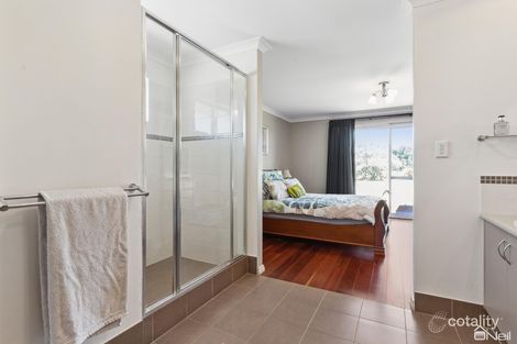 Property photo of 18 Observation Circle Bedfordale WA 6112
