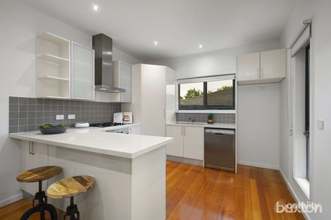 Property photo of 2/13 Batesford Road Chadstone VIC 3148