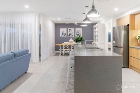 Property photo of 104 Emerald Drive Helensvale QLD 4212